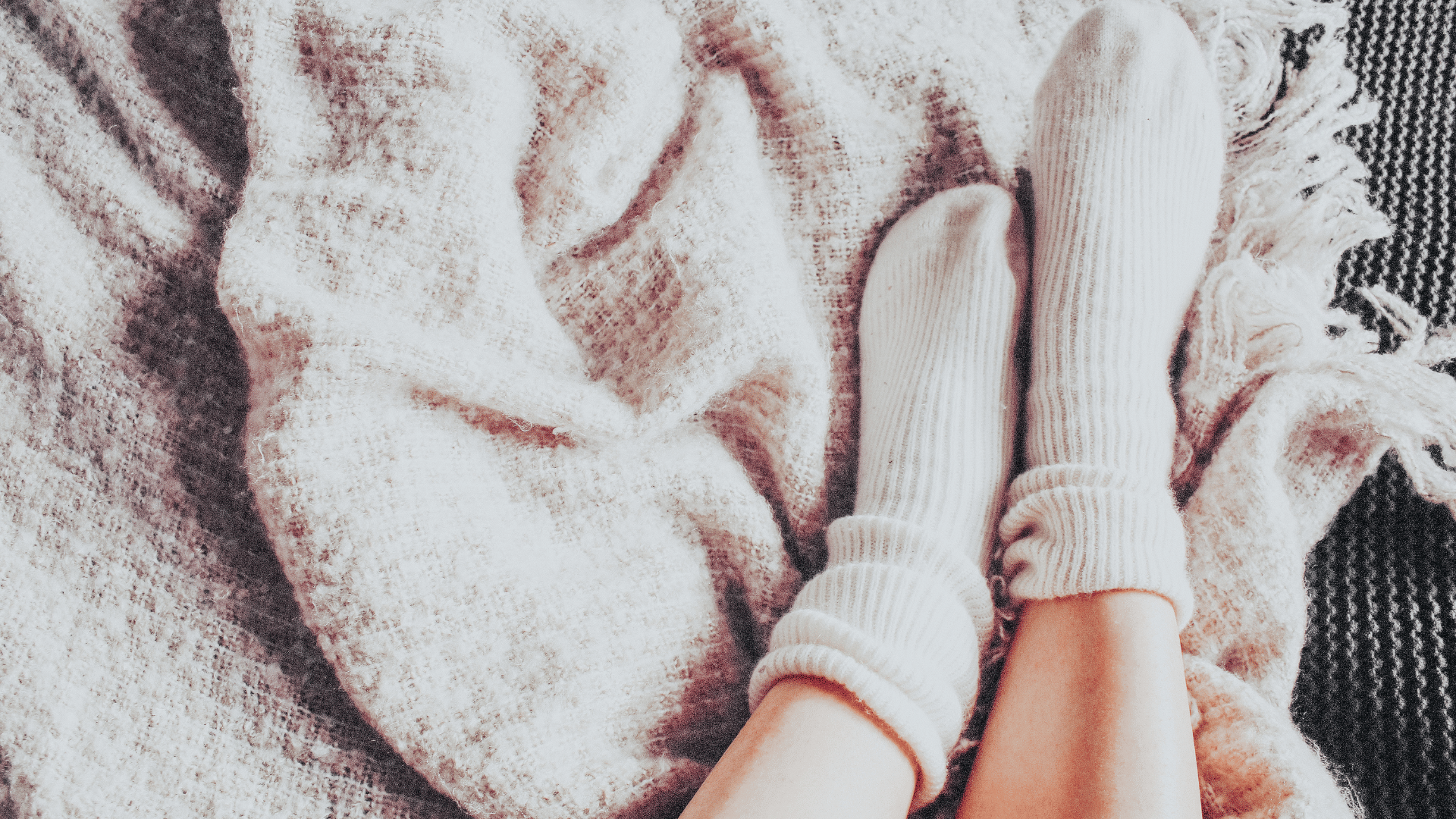 Expert-Approved: The 14 Best Socks for Keeping Your Feet Warm